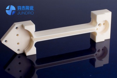 半導(dǎo)體行業(yè)：氧化鋁陶瓷發(fā)展的又一個里程碑！